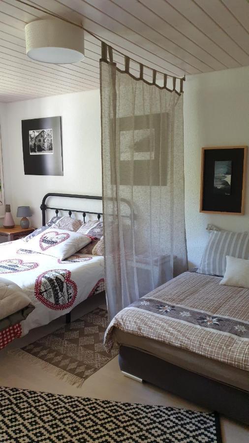 Agreable Chambre D'Hotes, Au Calme, Dans La Nature Roches Exterior foto